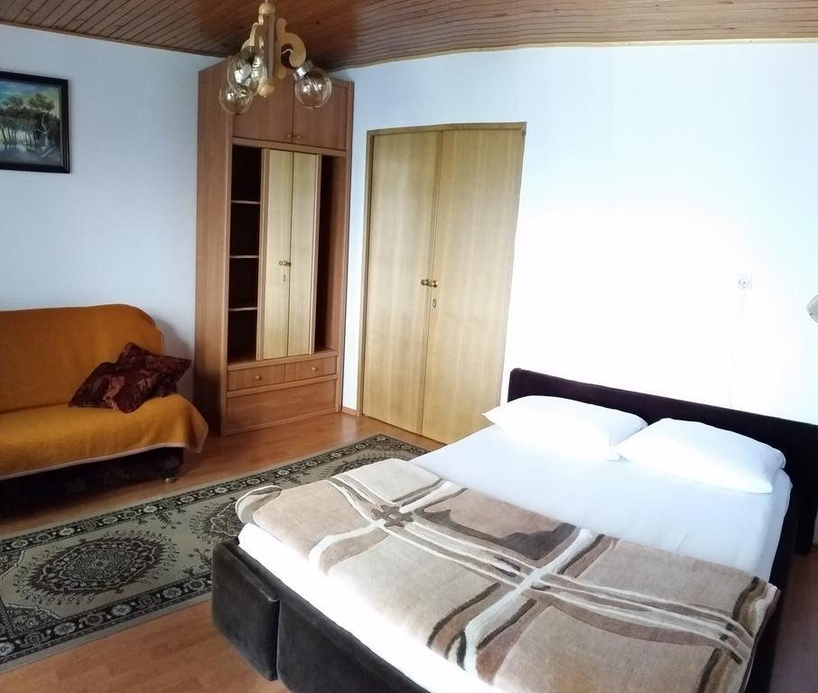 Apartmani Малинска Экстерьер фото